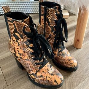 Steve Madden Lace Up Boots